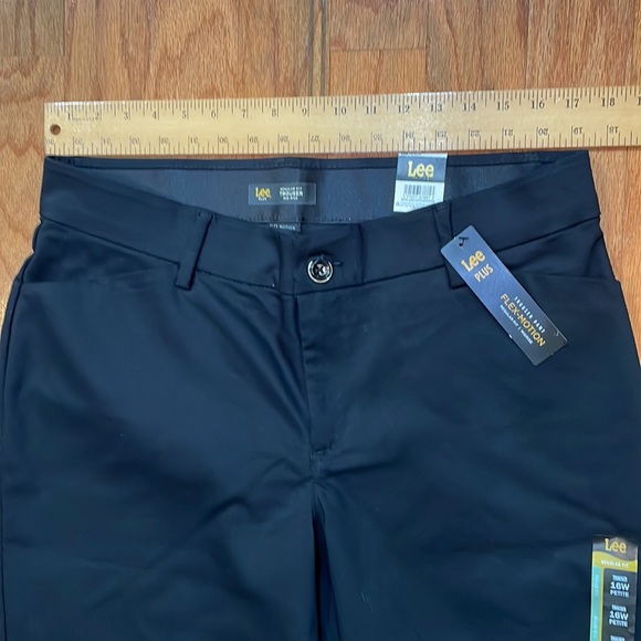 Lee Women Size 16W Petite Black Trousers Pant Stretch NWT Non-Binding Wa… - Picture 4 of 15